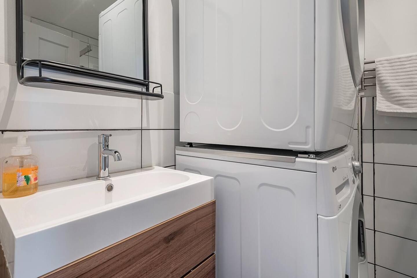 5-Star Prime Location - Bright Condo Montréal Buitenkant foto